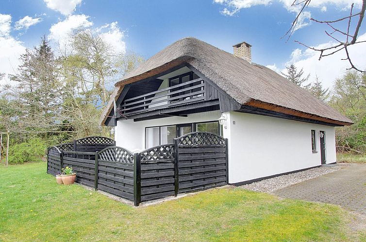 Vakantiehuis "Rigitte" - 1.5km from the sea