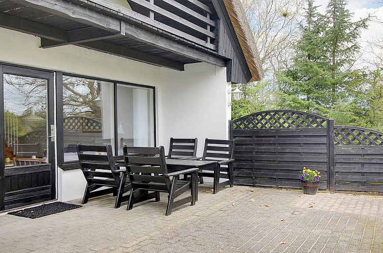 Vakantiehuis "Rigitte" - 1.5km from the sea