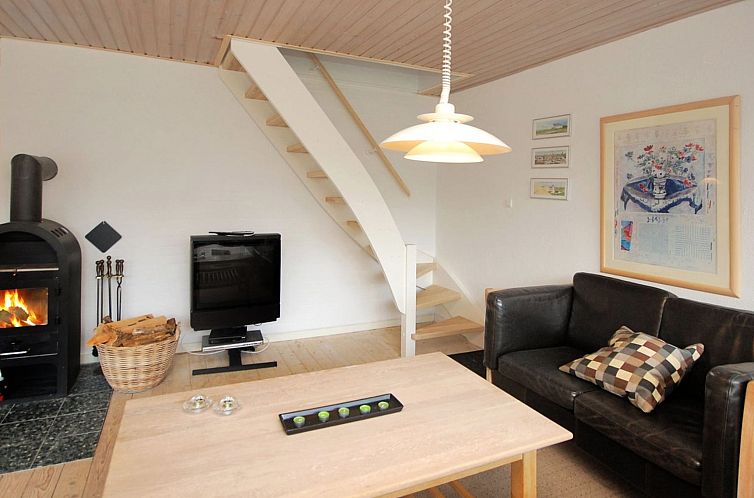 Vakantiehuis "Rigitte" - 1.5km from the sea