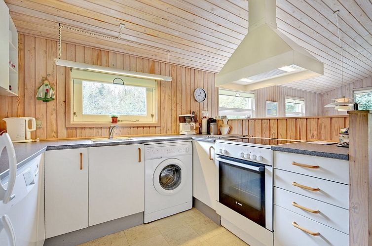 Vakantiehuis "Editt" - 2km from the sea