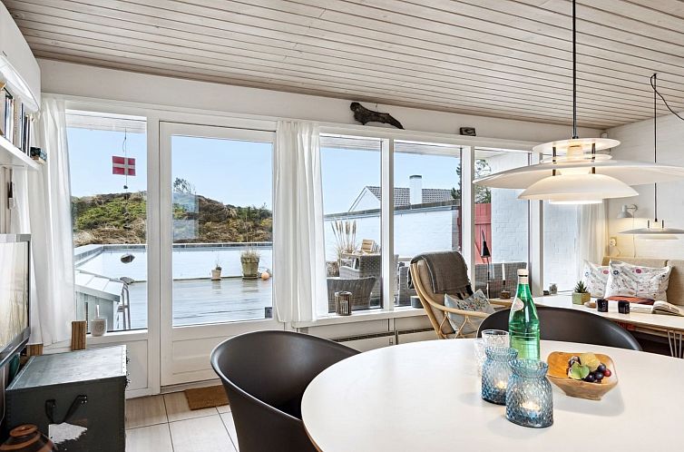 Vakantiehuis "Eljene" - 700m from the sea