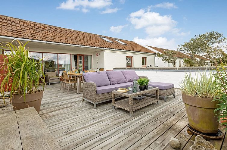 Vakantiehuis "Eljene" - 700m from the sea