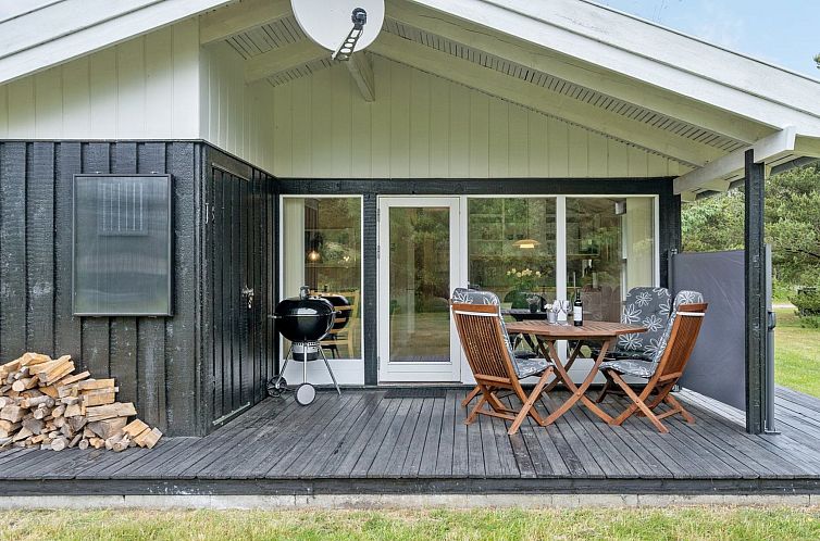 Vakantiehuis "Svantepolk" - 1.1km from the sea