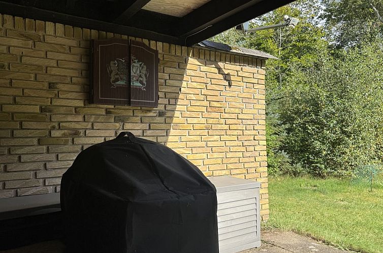 Vakantiehuis "Karmen" - 1km from the sea