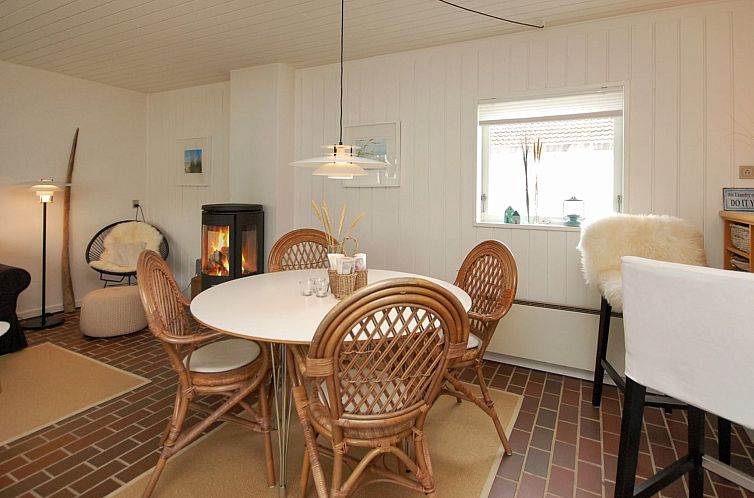 Vakantiehuis "Frieda" - 7.2km from the sea