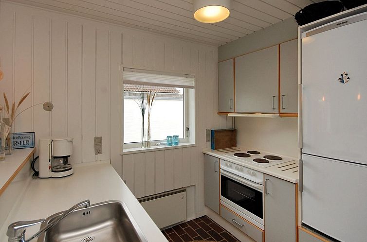 Vakantiehuis "Frieda" - 7.2km from the sea