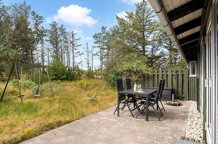 Vakantiehuis "Saila" - 1.2km from the sea
