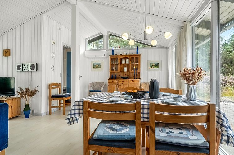 Vakantiehuis "Saila" - 1.2km from the sea