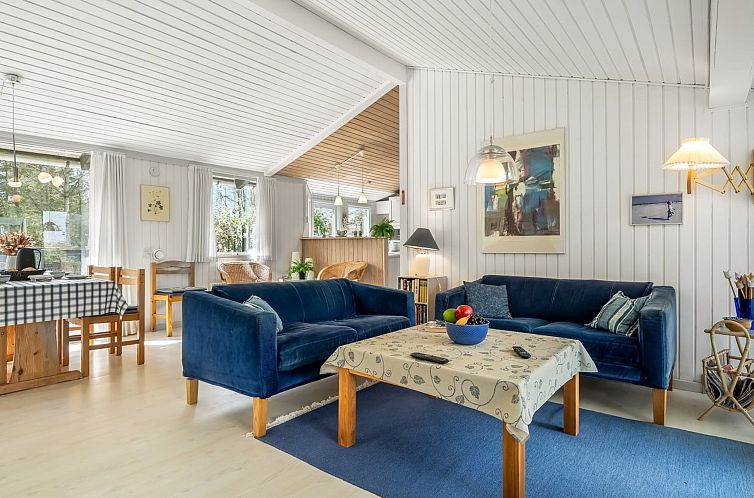 Vakantiehuis "Saila" - 1.2km from the sea
