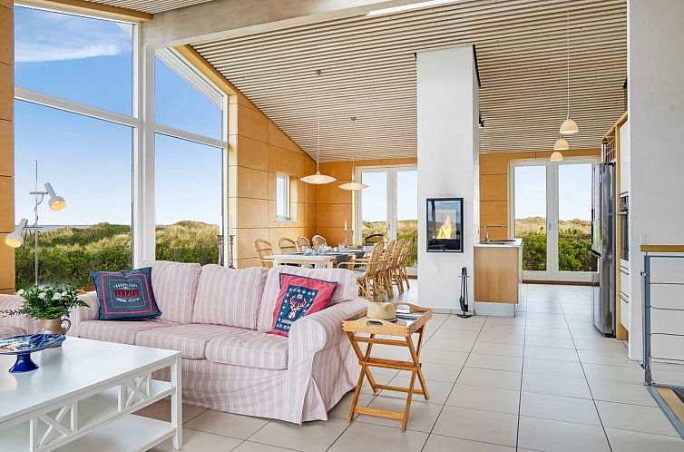 Vakantiehuis "Tinea" - 50m from the sea