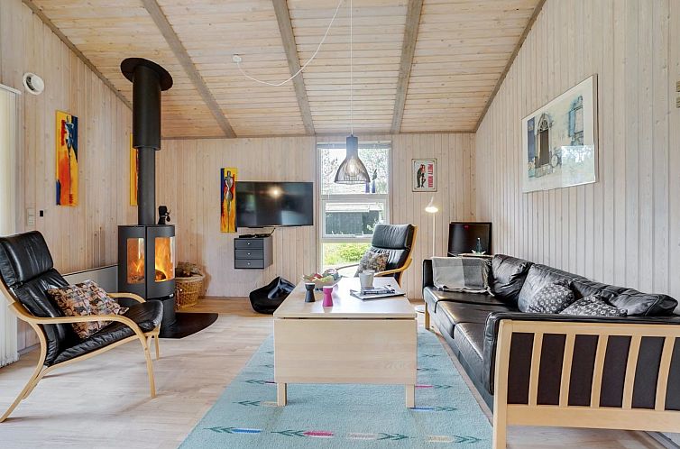 Vakantiehuis "Svantepolk" - 1.1km from the sea