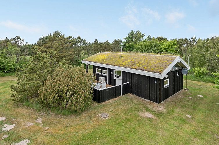 Vakantiehuis "Evan" - 1.3km from the sea