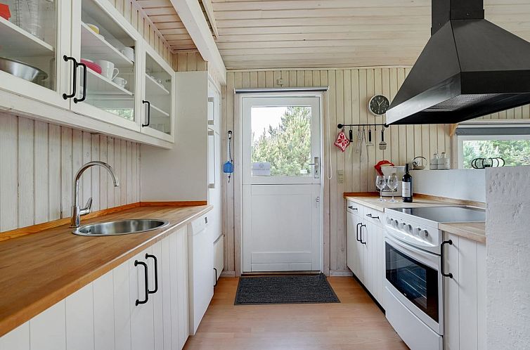 Vakantiehuis "Evan" - 1.3km from the sea
