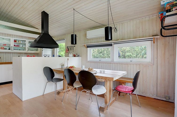 Vakantiehuis "Evan" - 1.3km from the sea