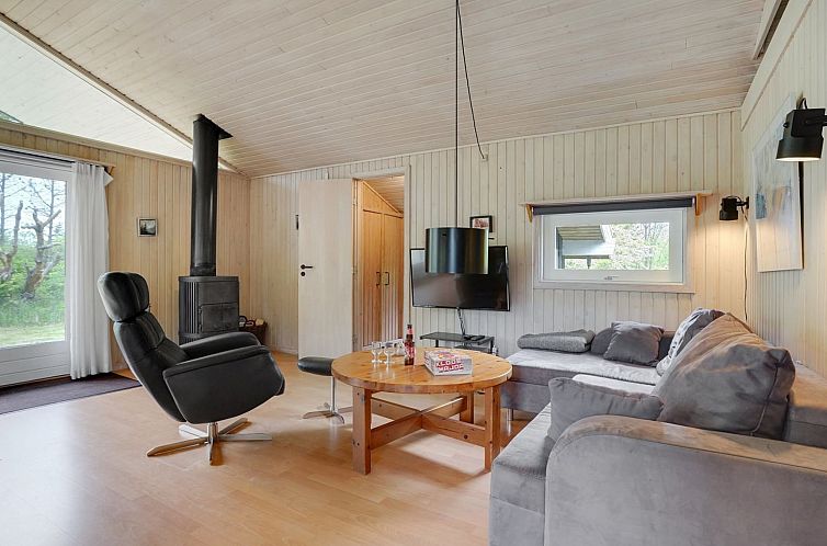 Vakantiehuis "Evan" - 1.3km from the sea