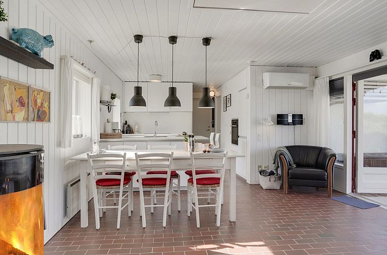 Vakantiehuis "Marjon" - 400m from the sea