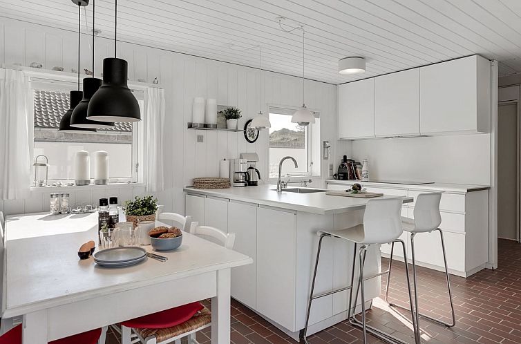 Vakantiehuis "Marjon" - 400m from the sea