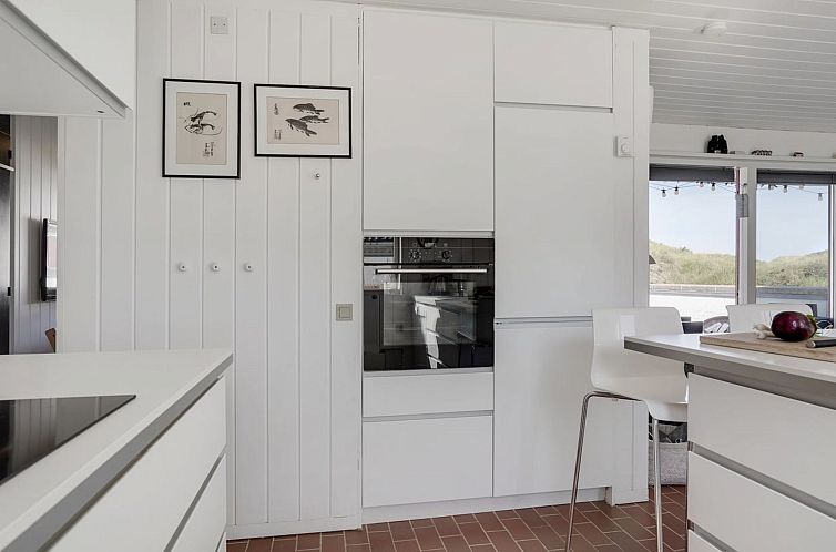 Vakantiehuis "Marjon" - 400m from the sea