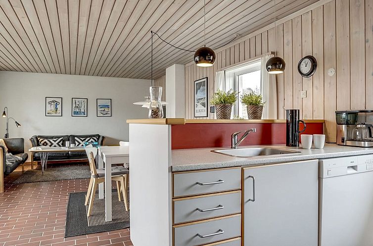 Vakantiehuis "Emiljan" - 400m from the sea