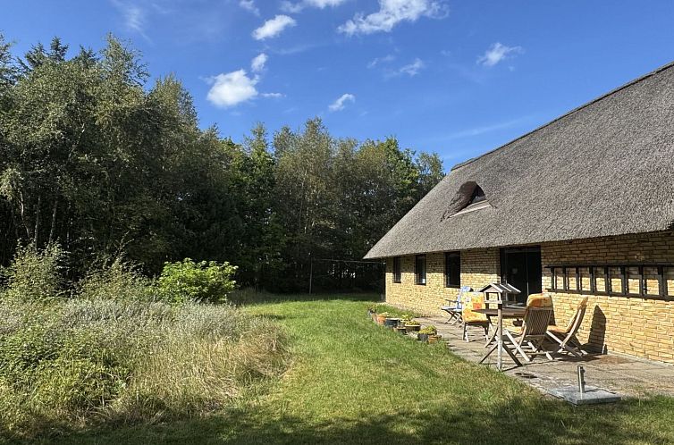 Vakantiehuis "Karmen" - 1km from the sea