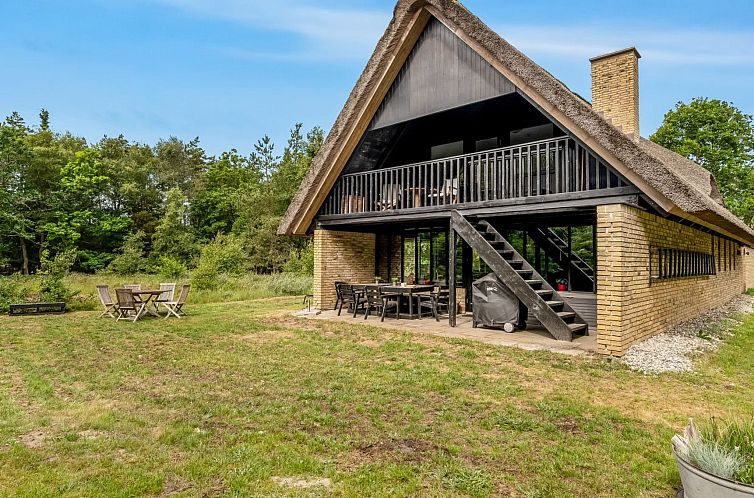 Vakantiehuis "Karmen" - 1km from the sea