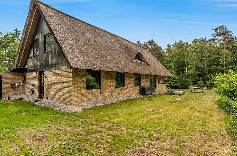 Vakantiehuis "Karmen" - 1km from the sea