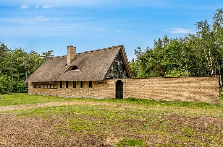 Vakantiehuis "Karmen" - 1km from the sea