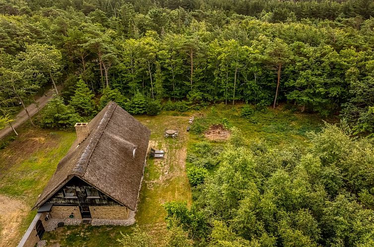 Vakantiehuis "Karmen" - 1km from the sea