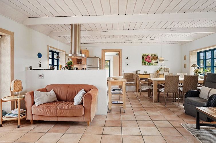 Vakantiehuis "Frederica" - 2km from the sea