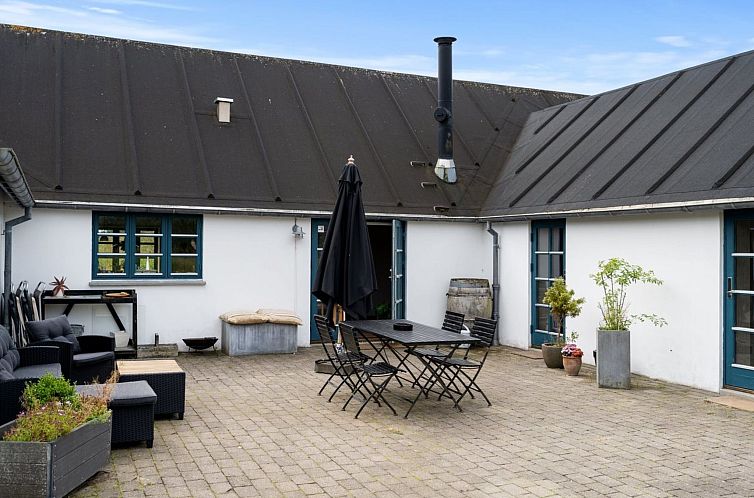 Vakantiehuis "Frederica" - 2km from the sea