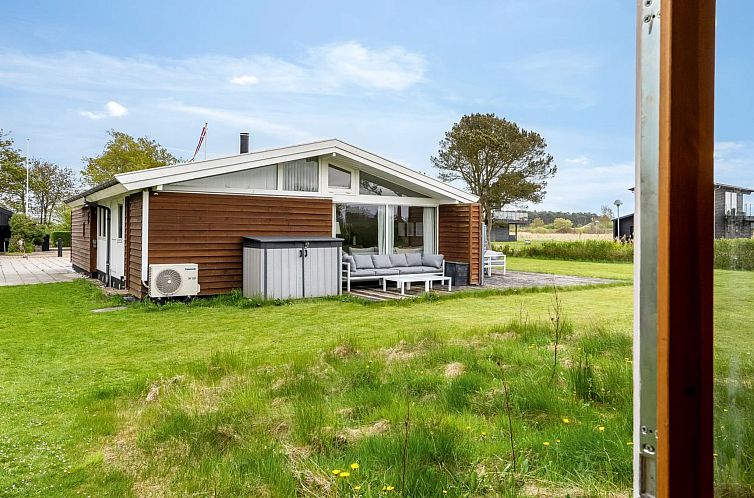 Vakantiehuis "Karin" - 300m from the sea