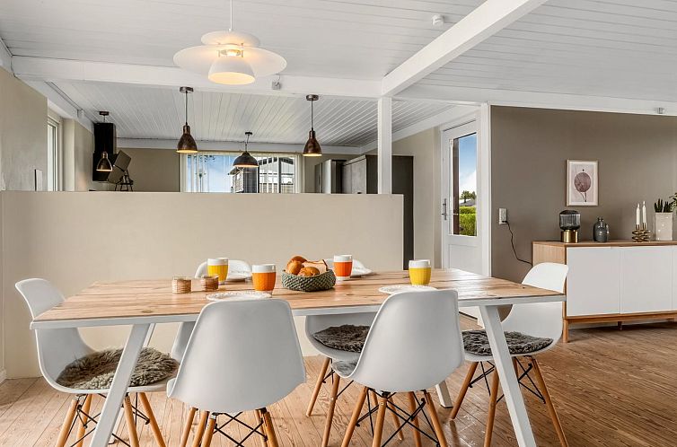 Vakantiehuis "Karin" - 300m from the sea