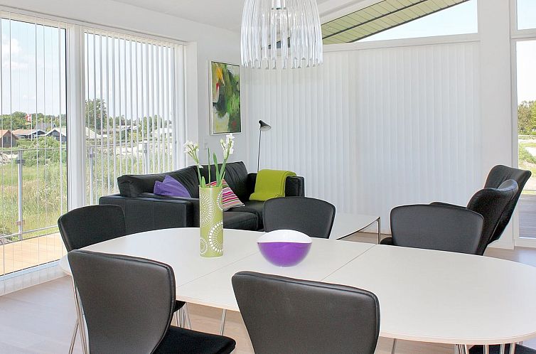 Vakantiehuis "Ugot" - 750m from the sea