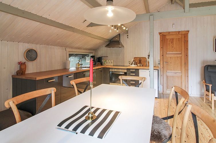 Vakantiehuis "Iskra" - 900m from the sea