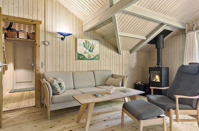 Vakantiehuis "Iskra" - 900m from the sea