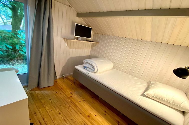 Vakantiehuis "Iskra" - 900m from the sea