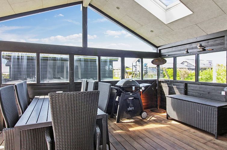 Vakantiehuis "Iskra" - 900m from the sea