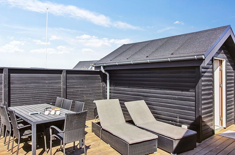 Vakantiehuis "Iskra" - 900m from the sea