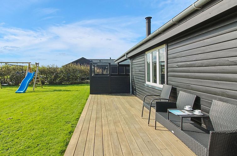 Vakantiehuis "Iskra" - 900m from the sea