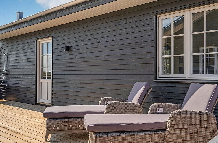 Vakantiehuis "Taija" - 1.5km from the sea