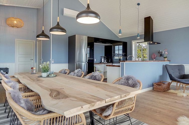 Vakantiehuis "Taija" - 1.5km from the sea