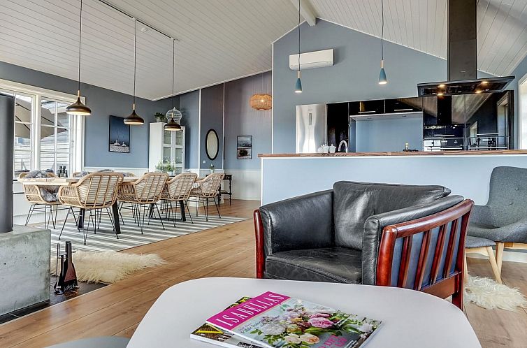 Vakantiehuis "Taija" - 1.5km from the sea