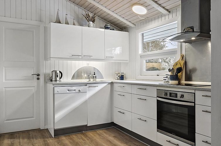 Vakantiehuis "Taija" - 1.5km from the sea