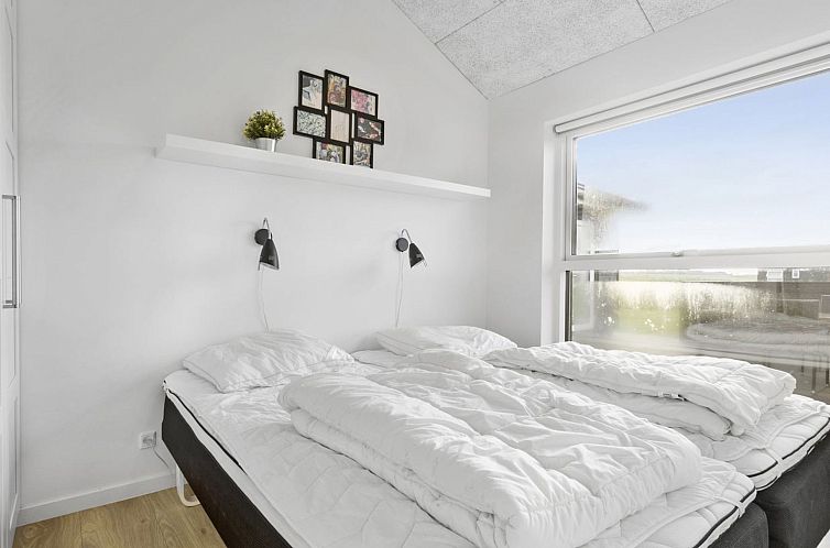 Vakantiehuis "Kirsi" - 1.6km from the sea