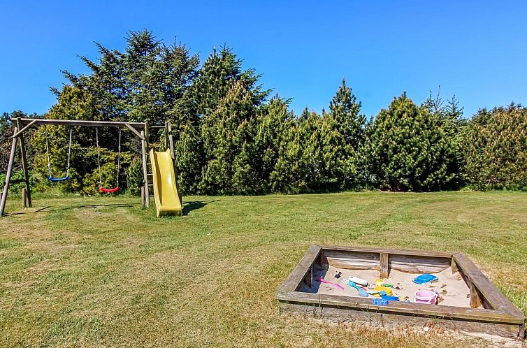 Vakantiehuis "Juris" - 950m from the sea