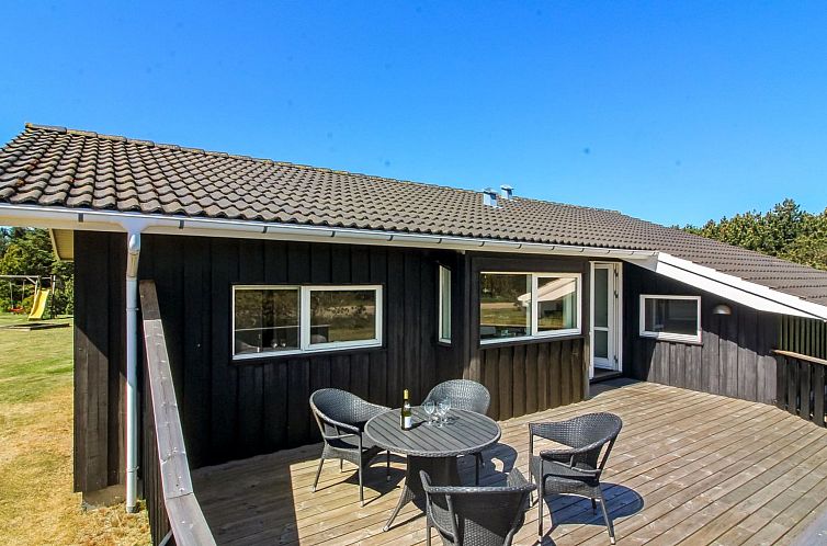 Vakantiehuis "Juris" - 950m from the sea