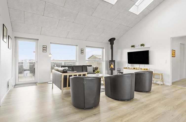 Vakantiehuis "Juris" - 950m from the sea