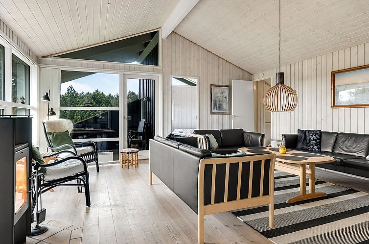 Vakantiehuis "Juris" - 950m from the sea