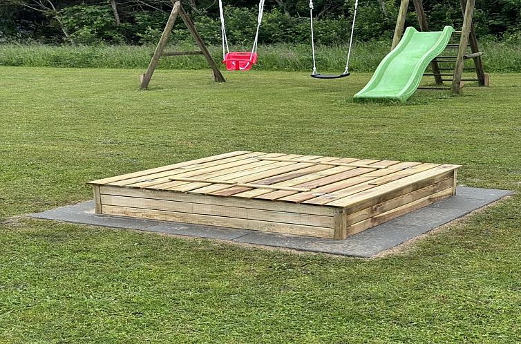 Vakantiehuis "Amitola" - 700m from the sea