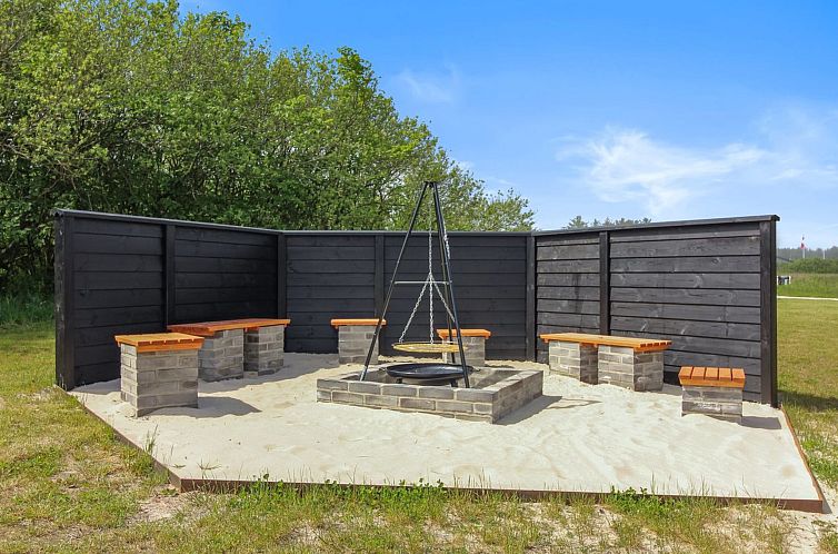 Vakantiehuis "Amitola" - 700m from the sea